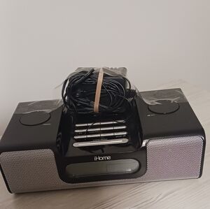 iHome Speaker Alarm Clock Model IH8 With Ipod Dock